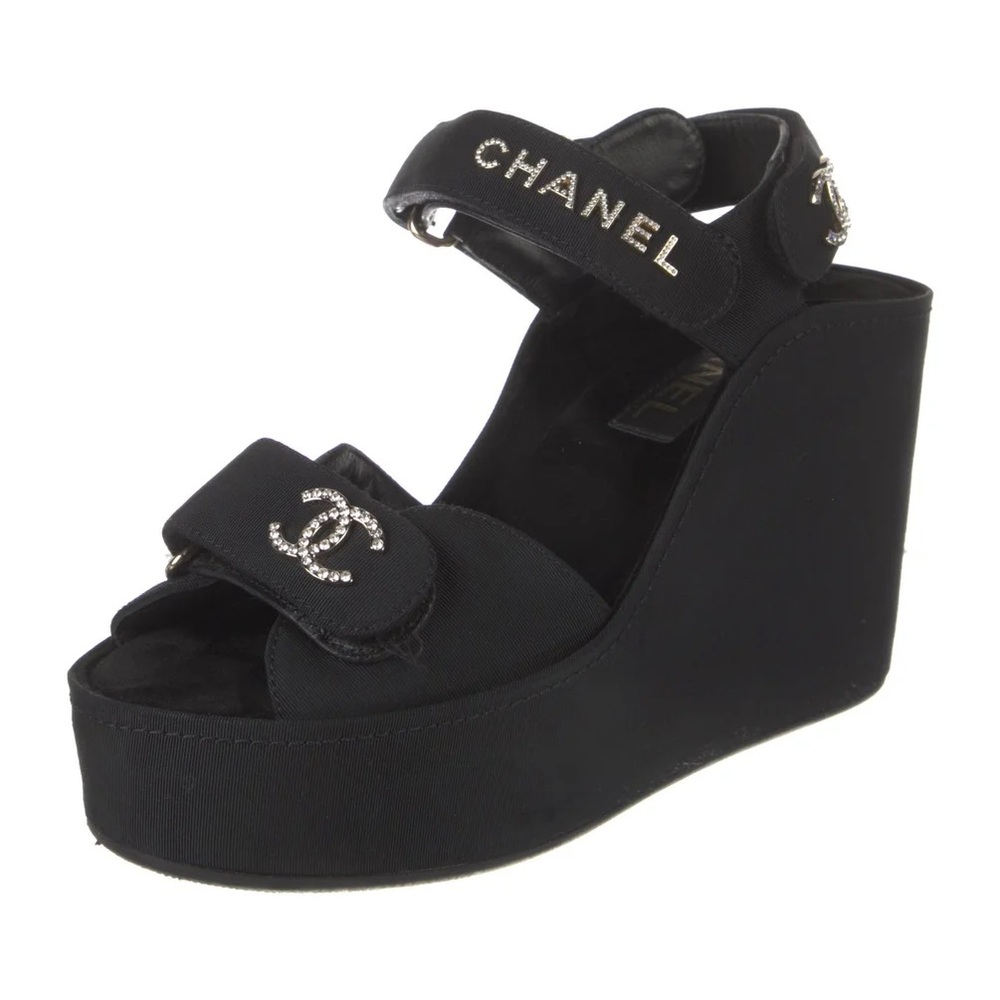 Chanel
2021 Grosgrain Slingback Sandals
Women's Size: 7 | IT 37